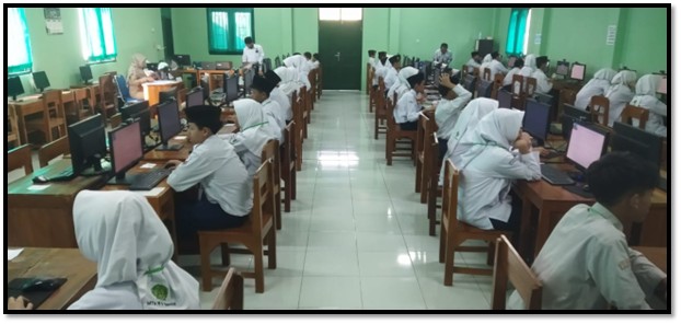 MTs Negeri 9 Bantul Gelar ANBK 2025 Hari Pertama dengan Lancar